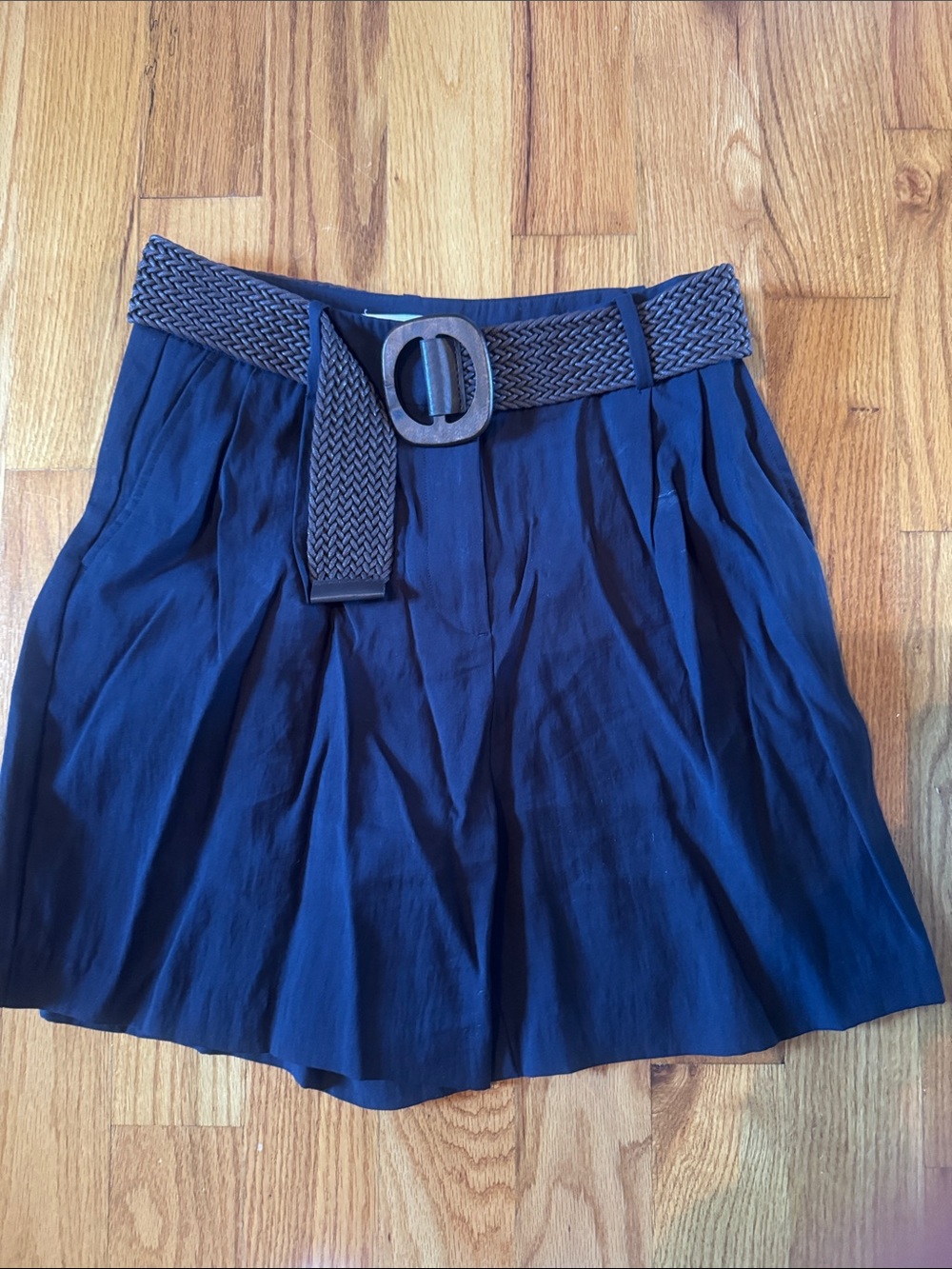 Zara Navy Pleated Belt Shorts Size M - Picture 2 of 2